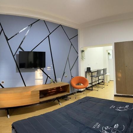 Bat Galim - Mirror Apartment By The Beach Haifa Eksteriør billede